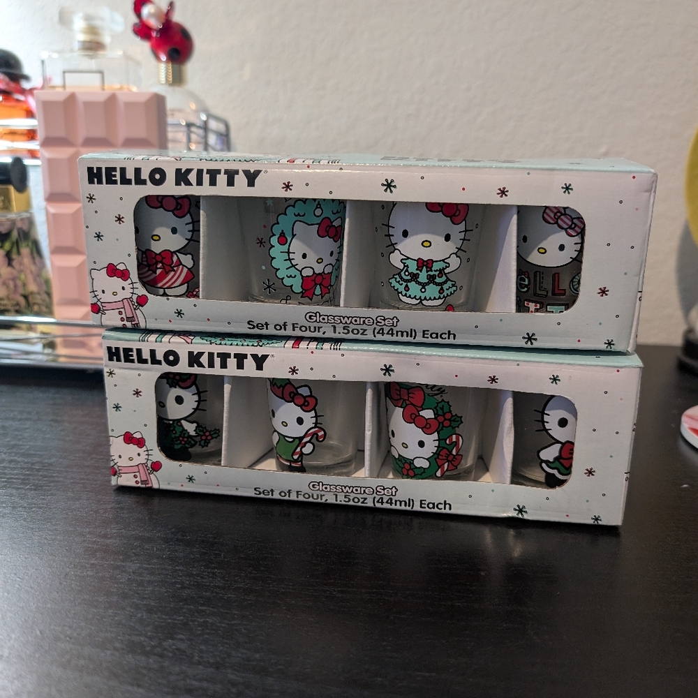 Hello kitty glassware set of 4 Christmas